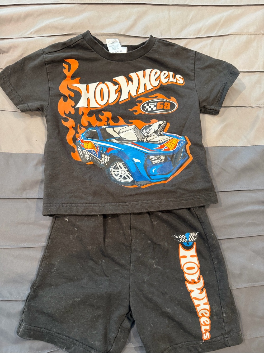 Hot wheels outfit